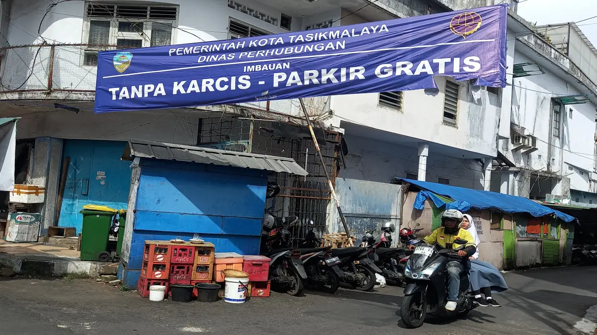 Karcis Parkir Tak Diberikan, Pidana Mengintai! Rawan Pungli di Kota Tasikmalaya parkir tanpa karcis di Kota Tasikmalaya