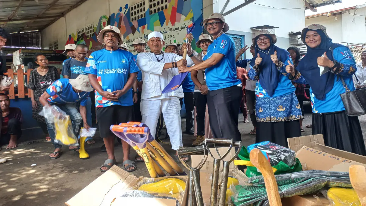 ODGJ bersihkan TPS liar di Kota Tasikmalaya