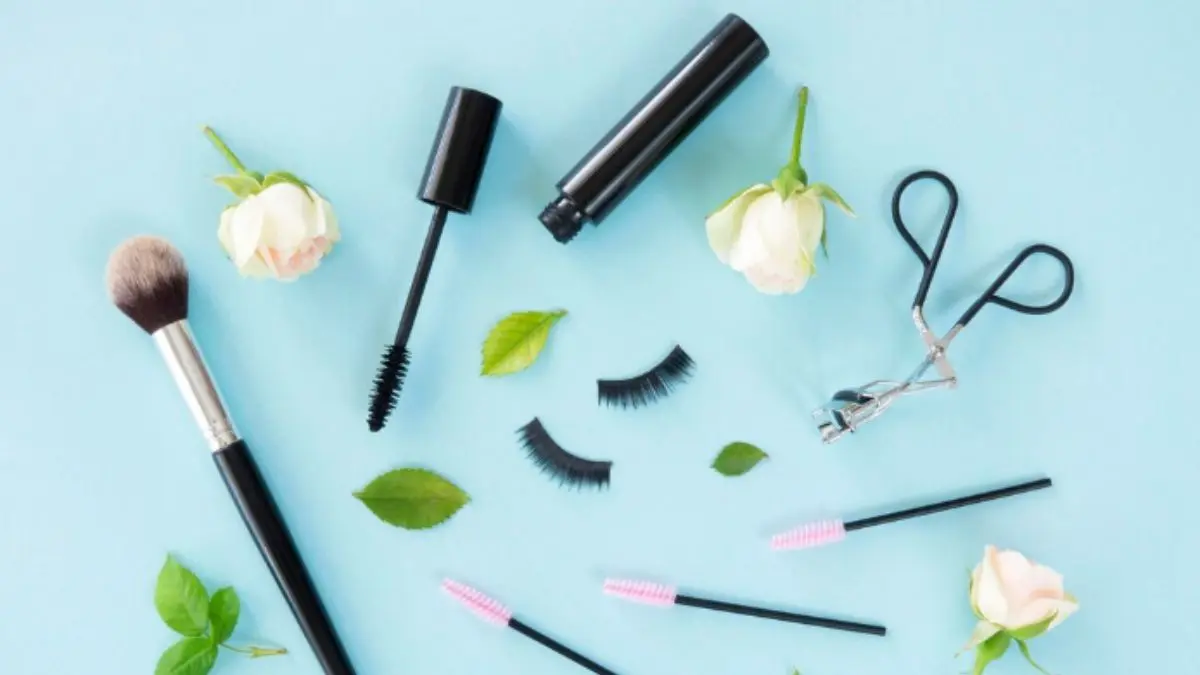 Rahasia Mata Memukau! Ini Dia 3 Produk Makeup yang Harus Kamu punya Untuk Hasil Makeup Maksimal! Produk Makeup