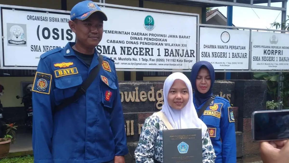 ambil rapor oleh petugas damkar