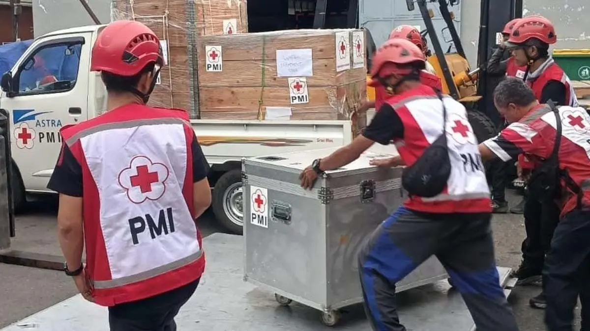 Bantu korban bencana aceh