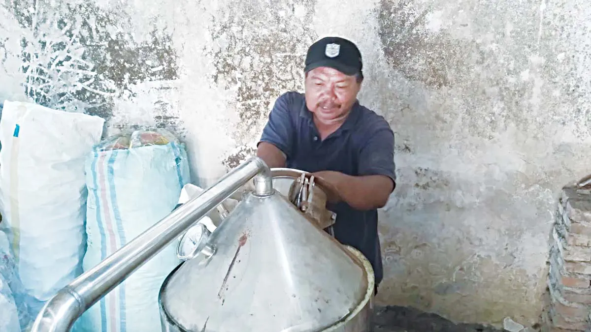 Prihatin Sampah Plastik Berserakan, Warga Kota Banjar Ini Coba Mengubahnya Jadi BBM plastik jadi BBM