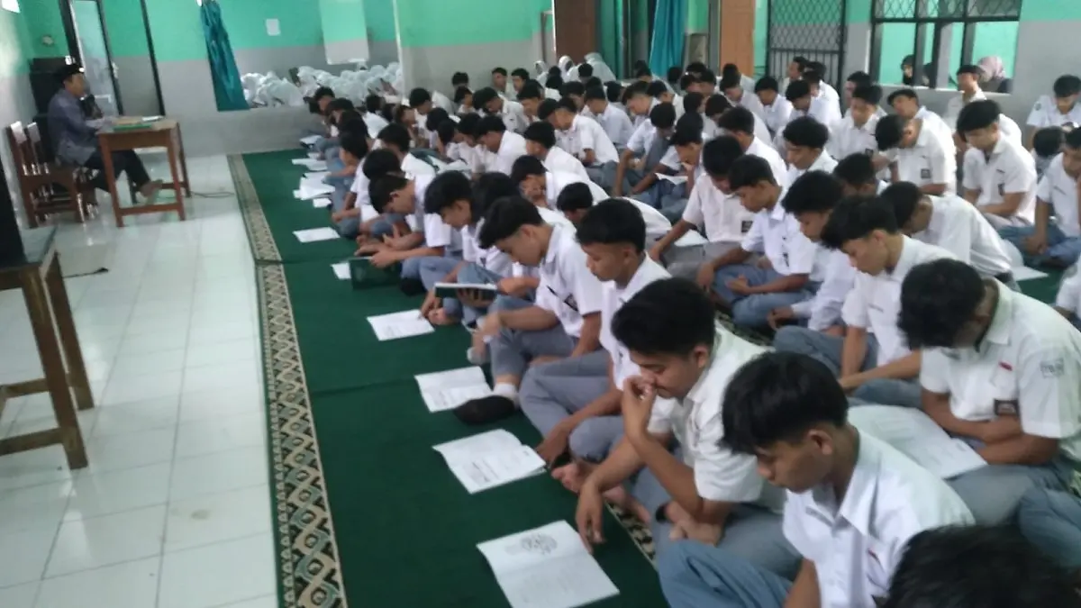 Terapkan Program Kajian Kitab Kuning, Upaya SMK Al Khoeriyah Kota Tasikmalaya Membentuk Siswa Berakhlak KAJIAN