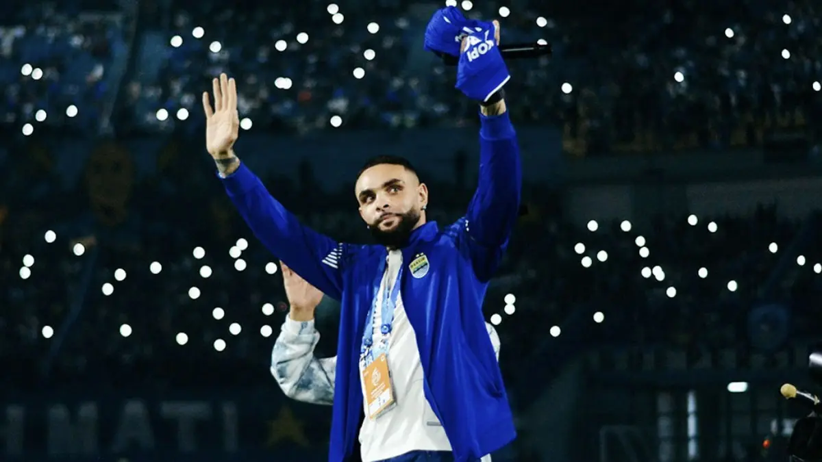 Ini Kata-Kata Pertama Layvin Kurzawa Usai Gabung Persib Bandung: Persib Pilihan Terbaik untuk Saya Ini Kata-Kata Pertama Layvin Kurzawa Usai Gabung Persib Bandung