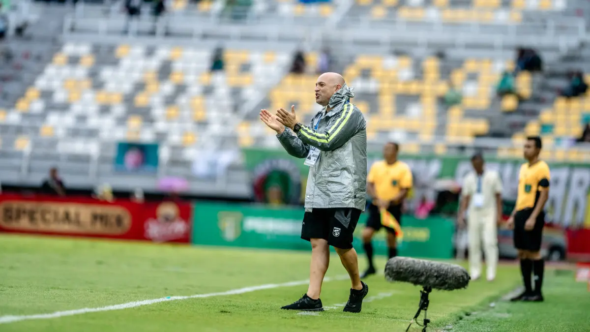 Persebaya Tersengat Pelatih Baru Bernardo Tavares, Taktik Jitunya Bawa Kemenangan Luar Biasa di GBT Persebaya Tersengat Pelatih Baru Bernardo Tavares