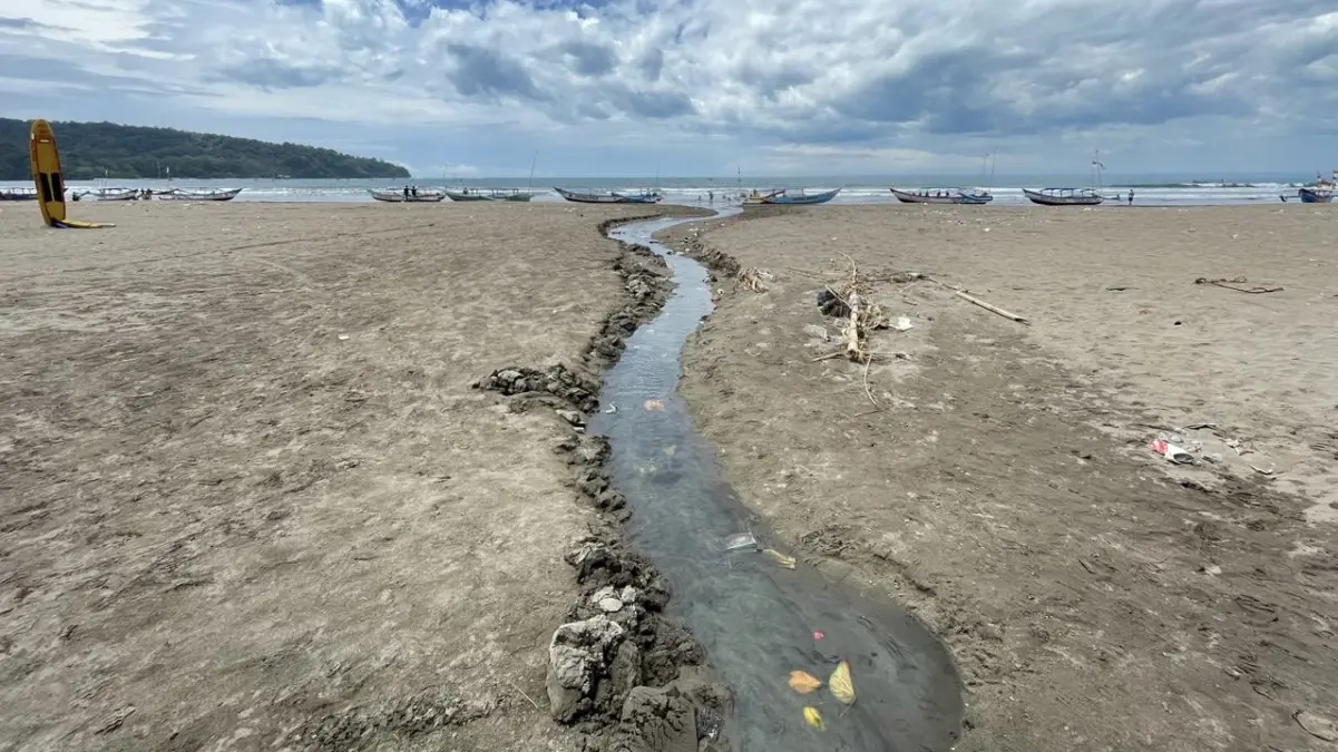 Limbah hotel restoran pantai pangandaran