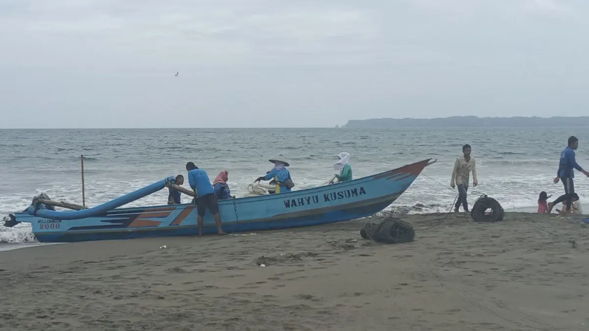 Tangkapan ikan nelayan pangandaran