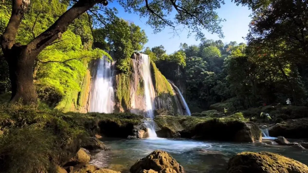Viral di Media Sosial, Curug Cikaso Jadi Wisata Alam Favorit di Sukabumi Tahun 2026! Curug Cikaso