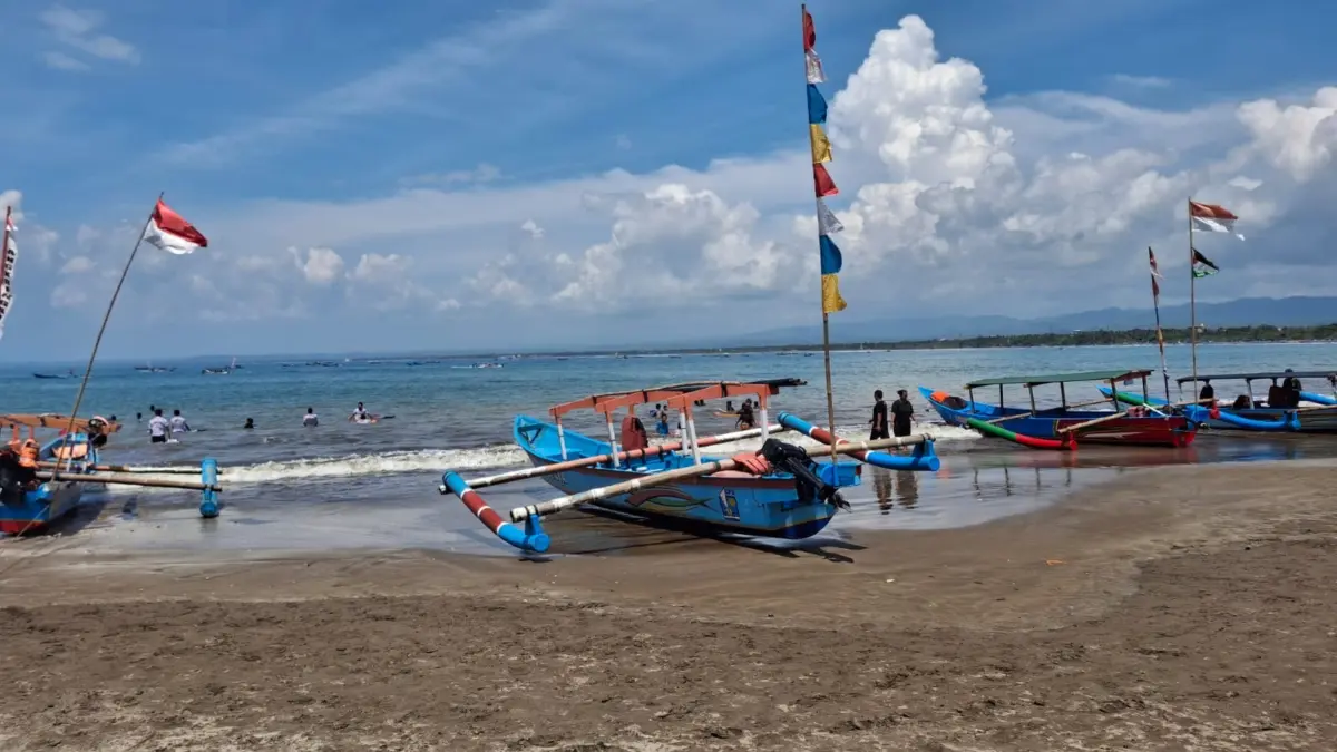 Perahu wisata pangandaran