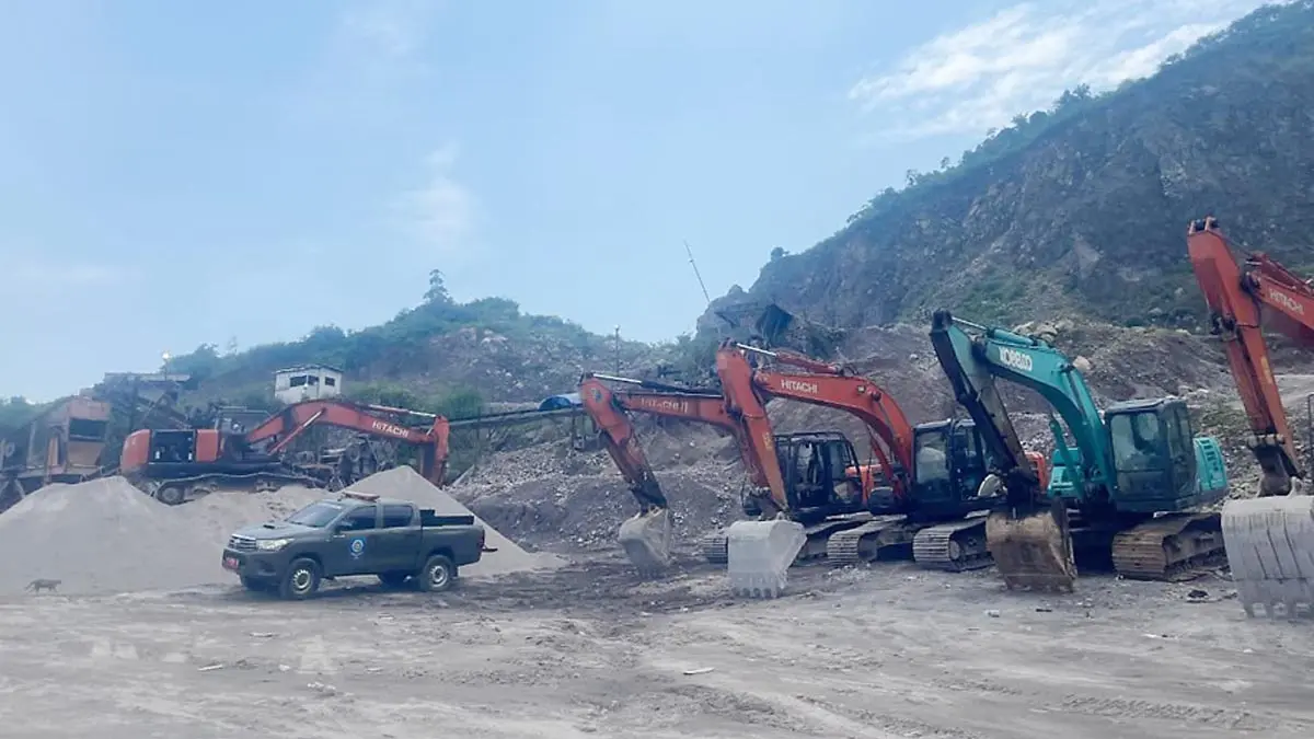 tambang galian c di Garut