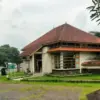 Gedung pusat pemasaran ciamis