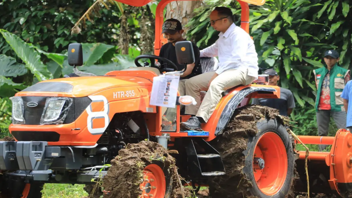 bantuan traktor pertanian Kota Tasikmalaya
