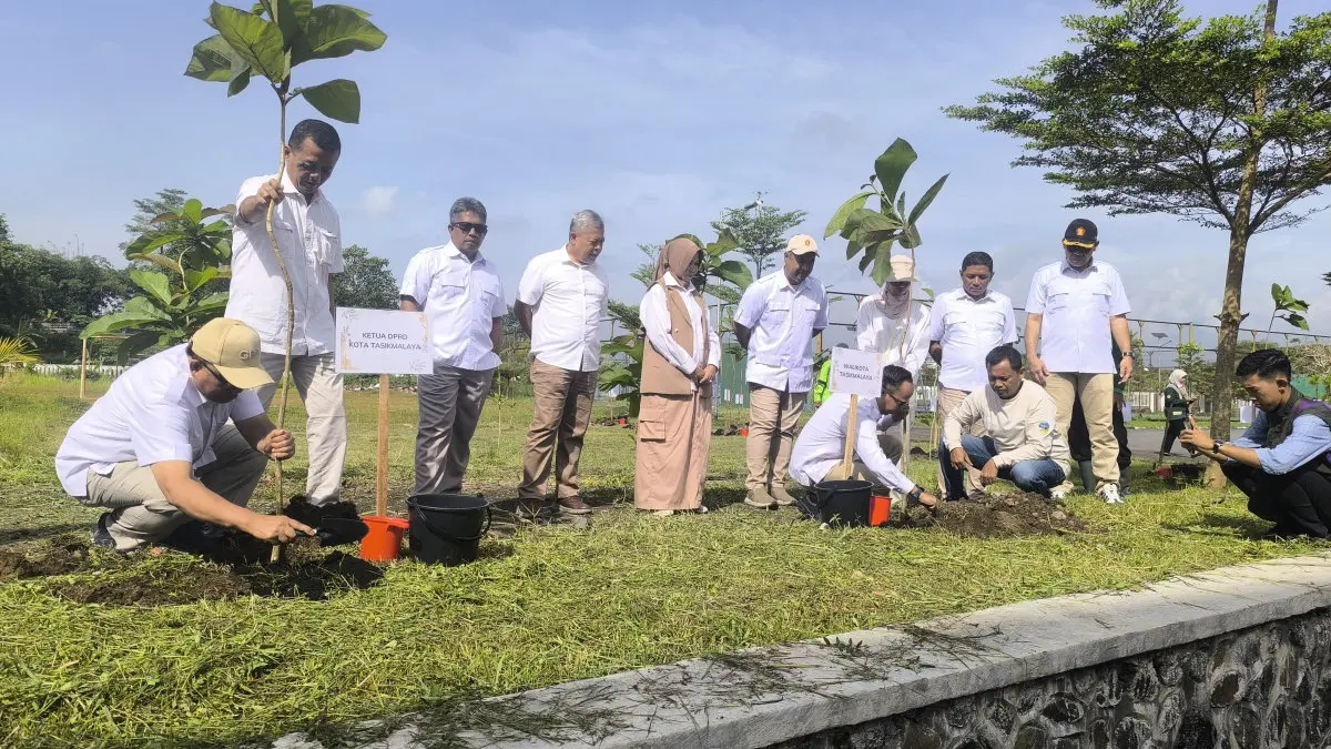 Cegah Bencana Iklim, Gerindra Luncurkan Gerakan Tanam 1.000 Pohon di Kota Tasikmalaya gerakan tanam 1000 pohon di Kota Tasikmalaya