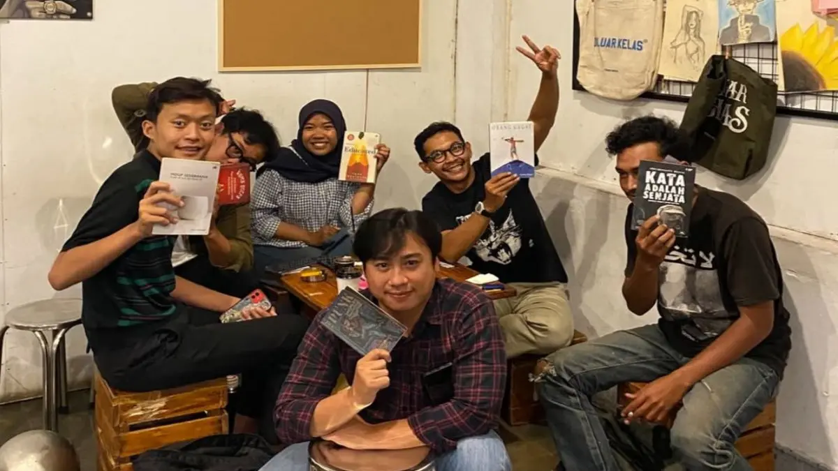 Kedai Kopi di Kota Tasikmalaya Jadi Rahim Inspirasi, Ruang Literasi, hingga Diplomasi Warga kedai kopi di Kota Tasikmalaya sebagai ruang literasi