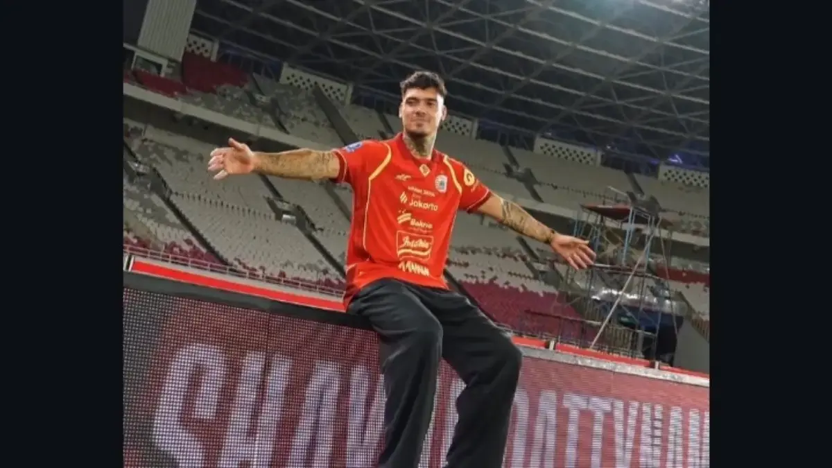 Shayne Pattynama Gabung Persija