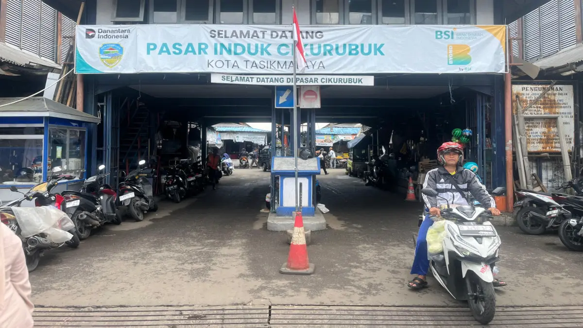1.500 Kios Pasar Cikurubuk Kota Tasikmalaya Tutup, Muncul Papan Disewakan dan Dijual 1500 kios Pasar Cikurubuk Kota Tasikmalaya tutup