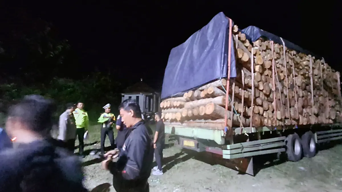 razia truk kelebihan muatan atau over kapasitas