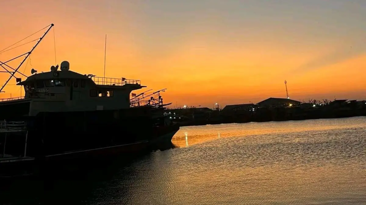 Menikmati Pantai Kejawanan Cirebon, Wisata Pantai Favorit dengan Harga Tiket Masuk Murah Pantai Kejawanan