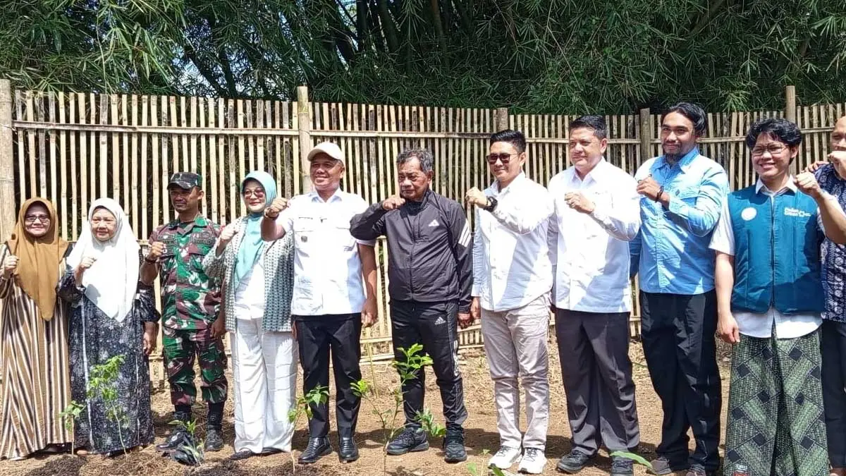 Santri Cipasung Inisiasi Pengelolaan Sampah Lewat Bank Sampah MBG SAMPAH MBG CIPASUNG