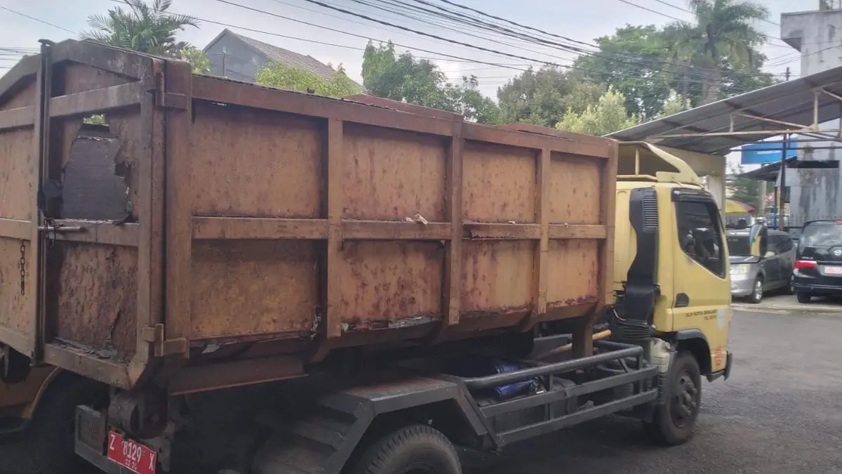 truk sampah kota banjar