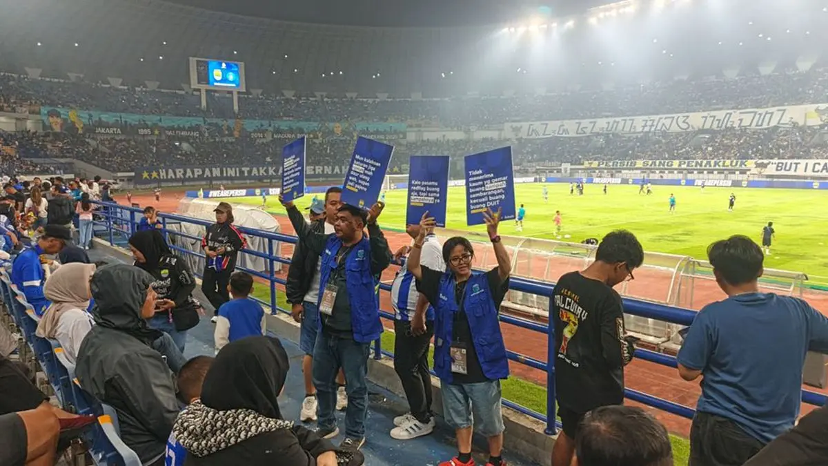 Persib Kreatif Mengelola Sampah dari Bobotoh di Stadion GBLA