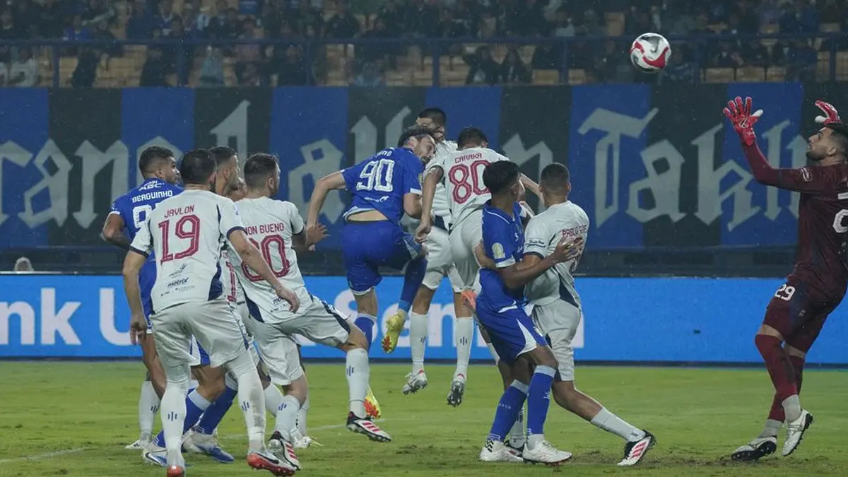 Langkahi Persija dan Persib Kembali ke Puncak Klasemen Usai Kalahkan Persita Tangerang 1-0