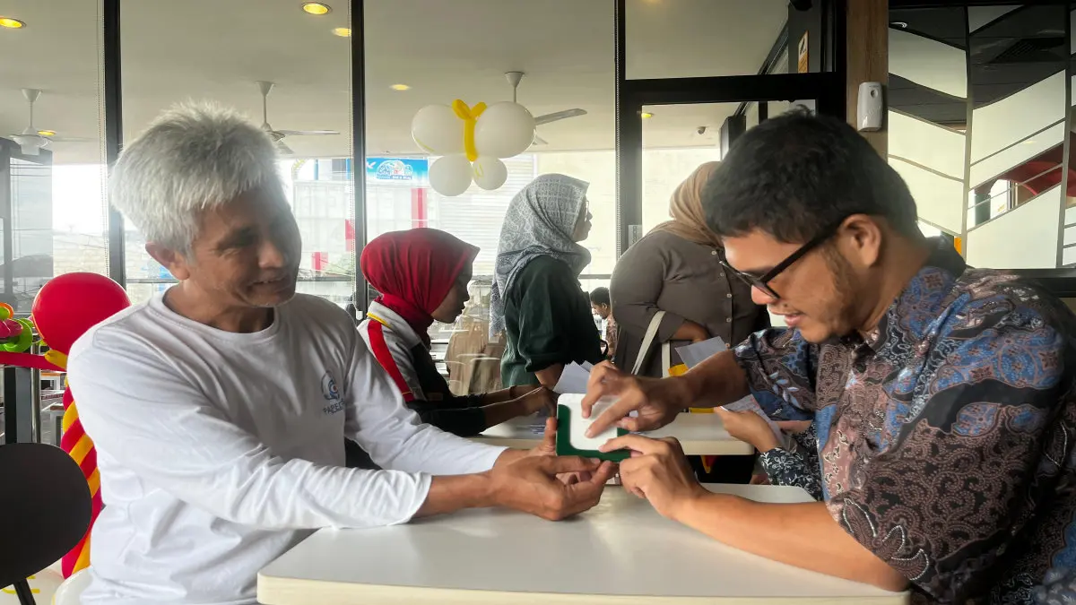 Trotoar Masih Jadi Arena Rintangan, Guru SLB Soroti Akses Disabilitas di Kota Tasikmalaya aksesibilitas penyandang disabilitas di Kota Tasikmalaya