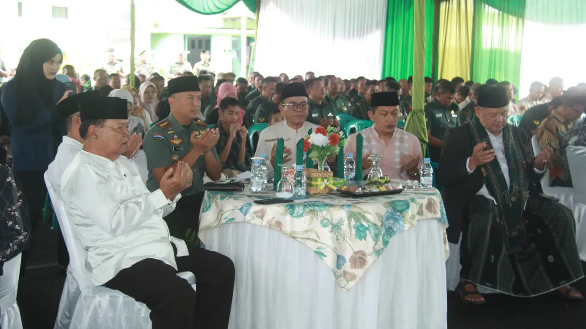 doa di depan Kabah Dandim 0612 Kota Tasikmalaya