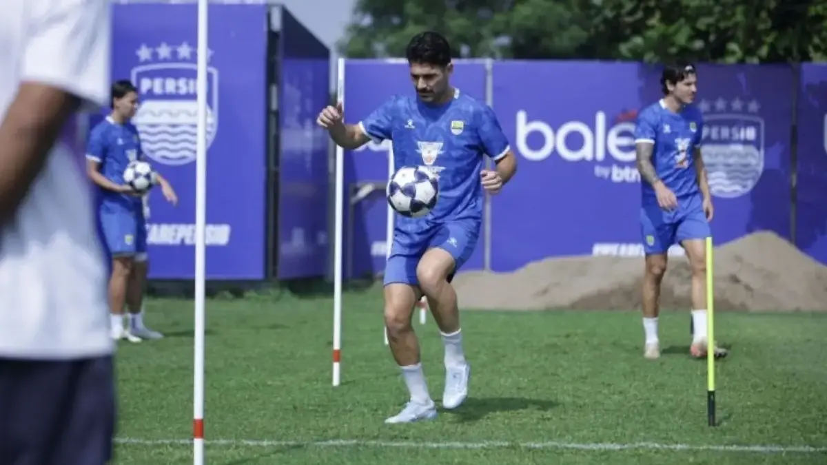 Bek Persib Asal Irak Frans Putros