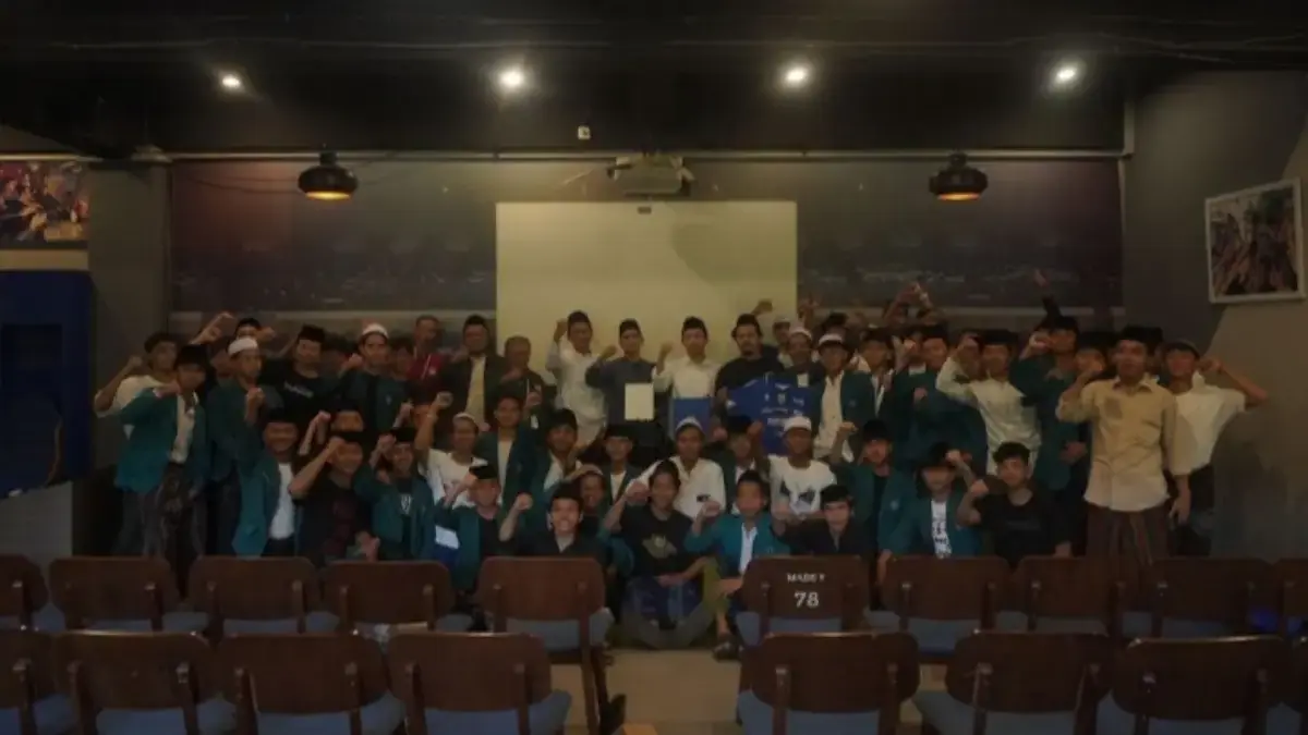 Tak Hanya dari Bobotoh, Persib dapat Doa dan Dukungan dari Santri pada Laga Lawan Ratchaburi FC pada Leg 2 Persib Bandung dapat Doa dan Dukungan dari Santri pada Laga Lawan Ratchaburi