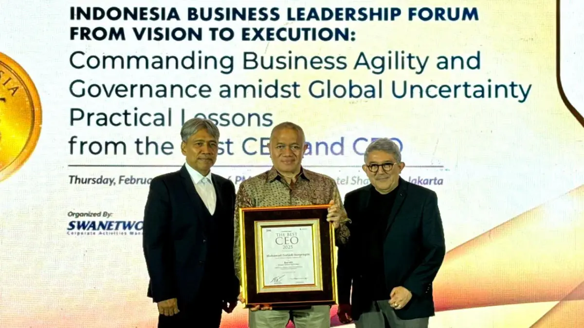 Strategi Agility dan Tata Kelola Jadi Kunci, CEO JNE Dinobatkan Indonesia Best CEO 2025 CEO JNE raih Indonesia Best CEO 2025