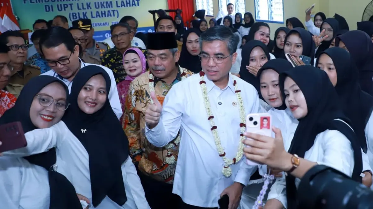 Jangan Sekadar Pelatihan, Menaker Yassierli Minta BLK Memastikan Peserta Bisa Bekerja Menaker Yassierli