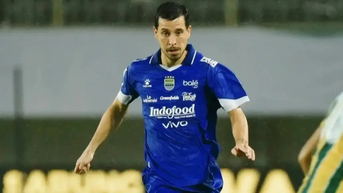 Bojan Hodak Coret Thom Haye dari Skuad Persib Bandung