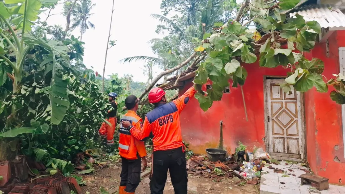 puluhan rumah rusak di ciamis