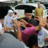 wali kota tasikmalaya turun ke jalan bagi takjil ramadan