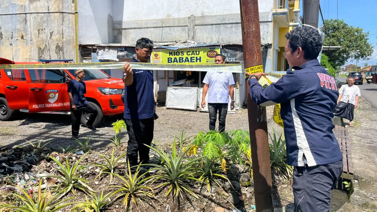 Petugas PLN tersengat listrik di gardu Purbaratu Kota Tasikmalaya
