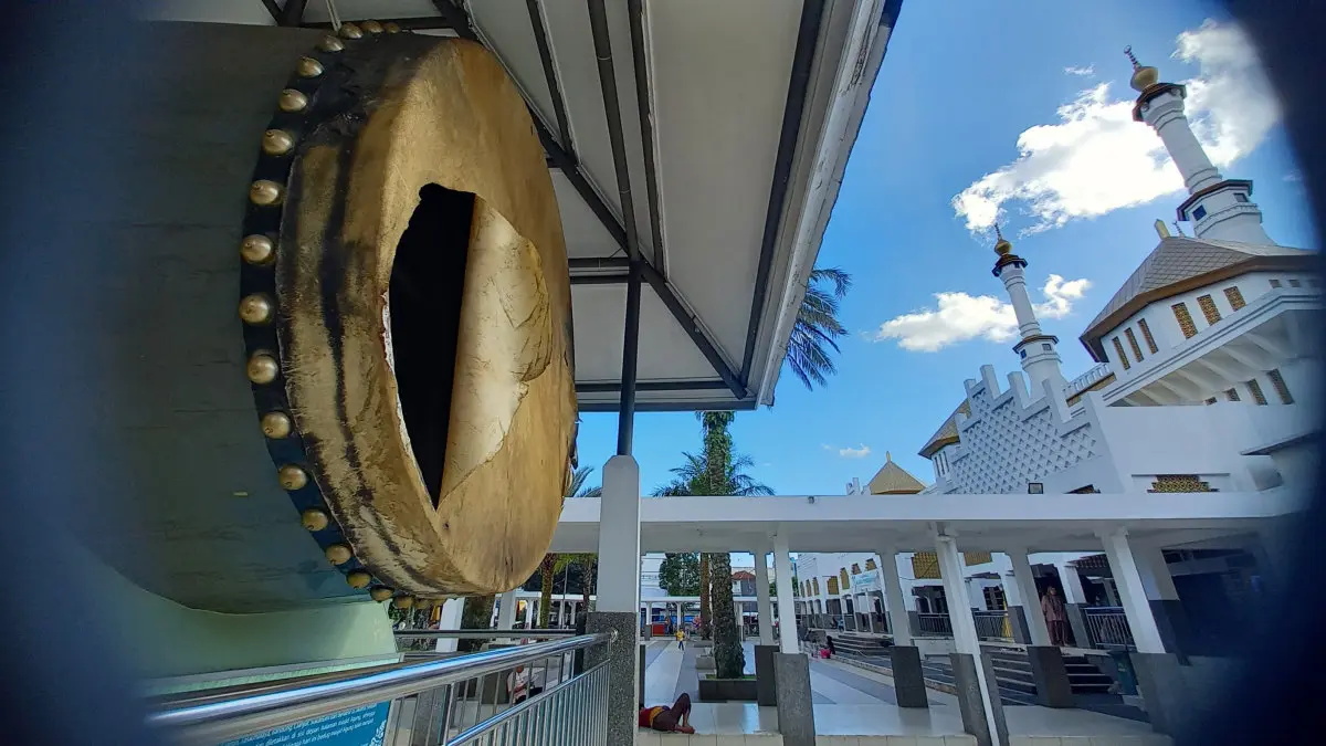 bedug raksasa Masjid Agung Kota Tasikmalaya rusak