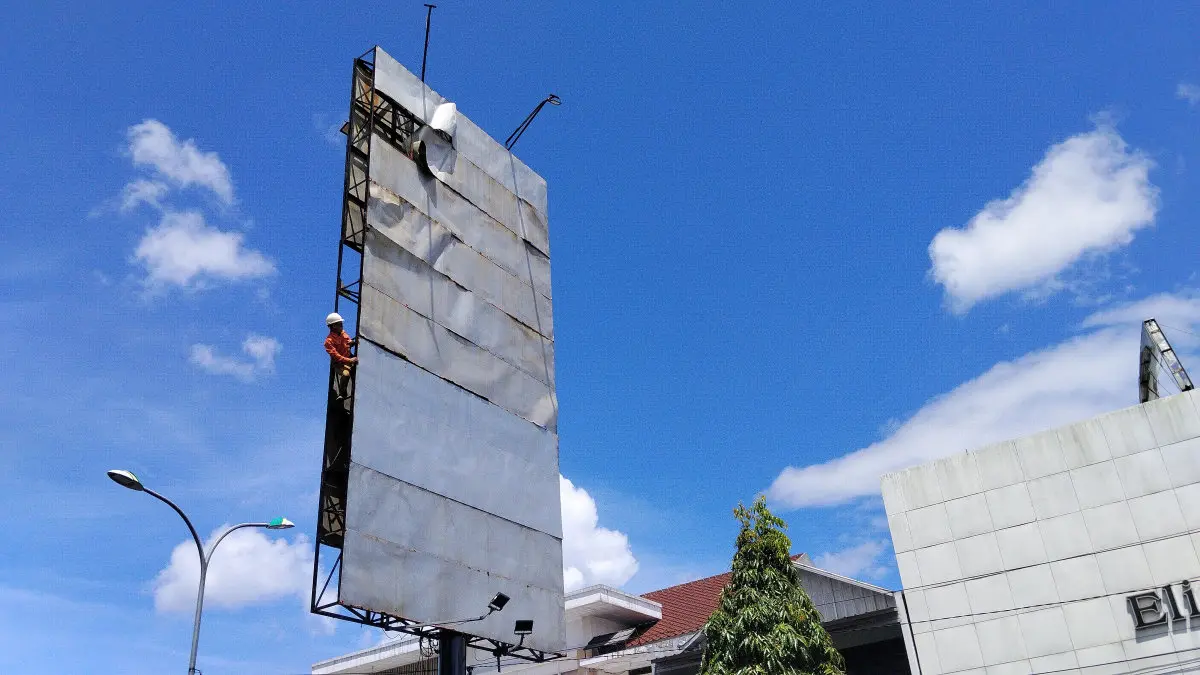 Antisipasi Cuaca Ekstrem, Reklame Jumbo di Kota Tasikmalaya Dipantau Ketat antisipasi reklame roboh di Kota Tasikmalaya
