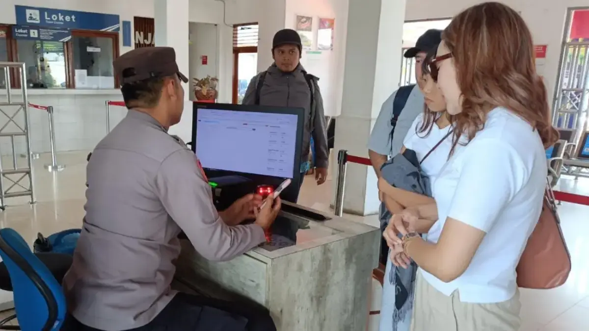 Arus Balik Lebaran Menguat, Ribuan Penumpang Kereta Api Padati Stasiun Banjar Stasiun Banjar