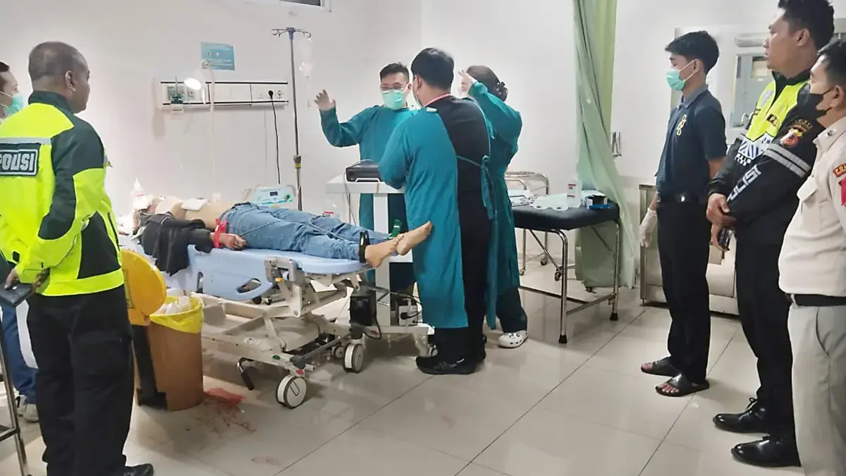 perempuan muda meninggal dunia tertimpa dahan pohon