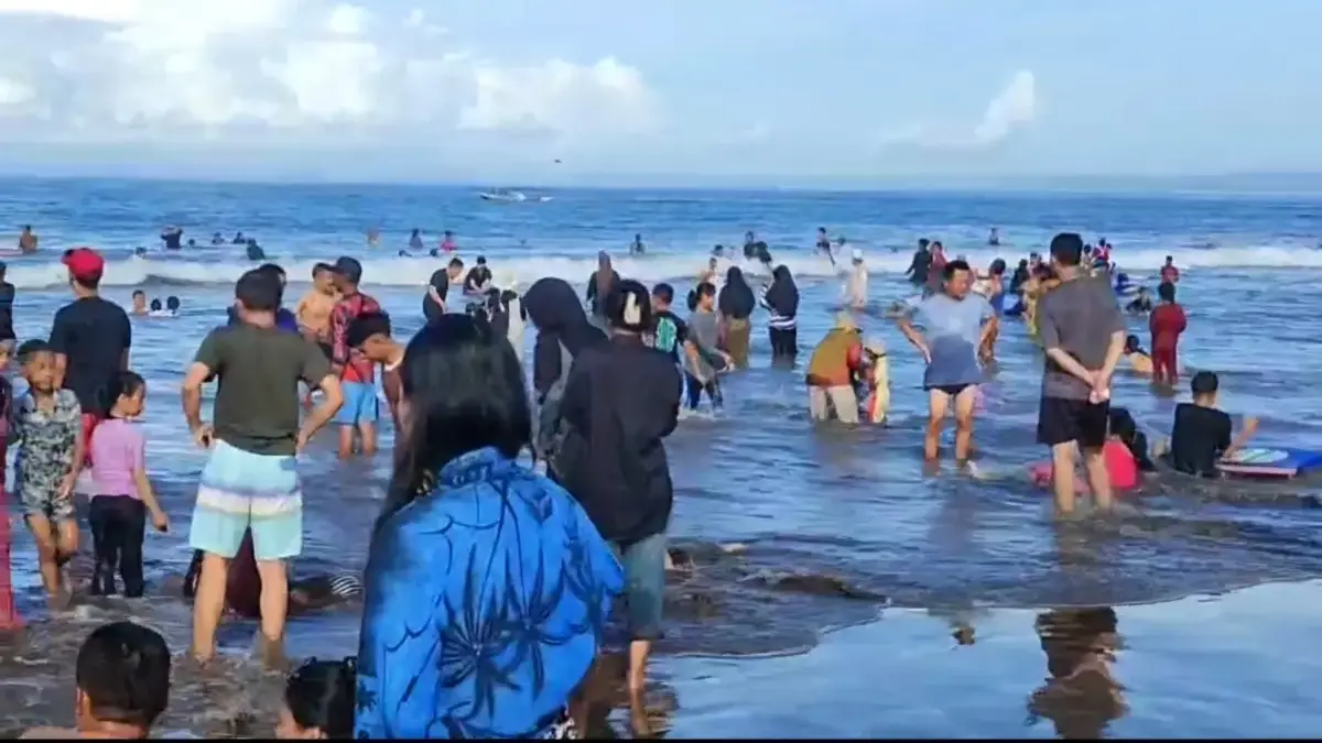 liburan di pantai pangandaran
