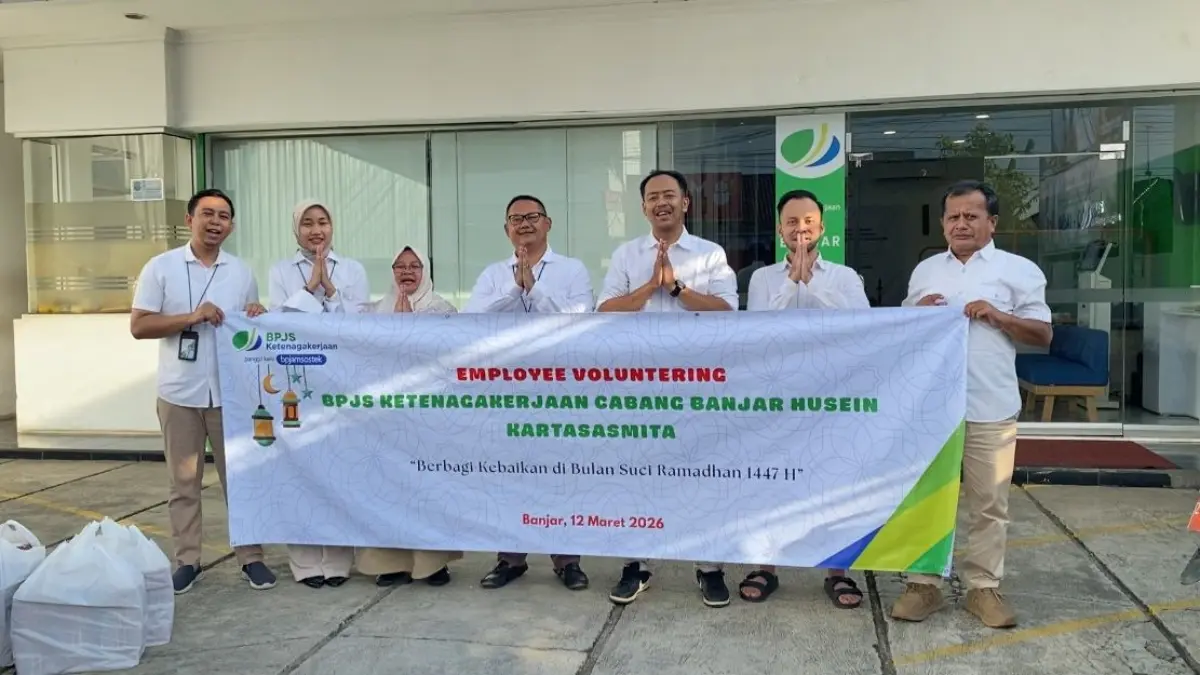 BPJS Ketenagakerjaan Banjar Husein Kartasasmita Bagikan Takjil, Wujud Nyata Kepedulian pada Masyarakat BPJS Ketenagakerjaan Banjar Husein Kartasasmita