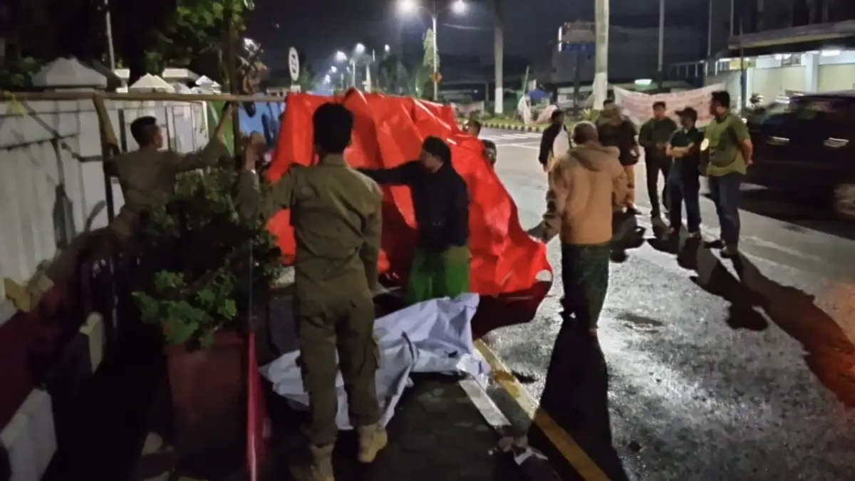 Lebaran Dulu, Protes Kemudian! Protes Bale Kota Tasikmalaya