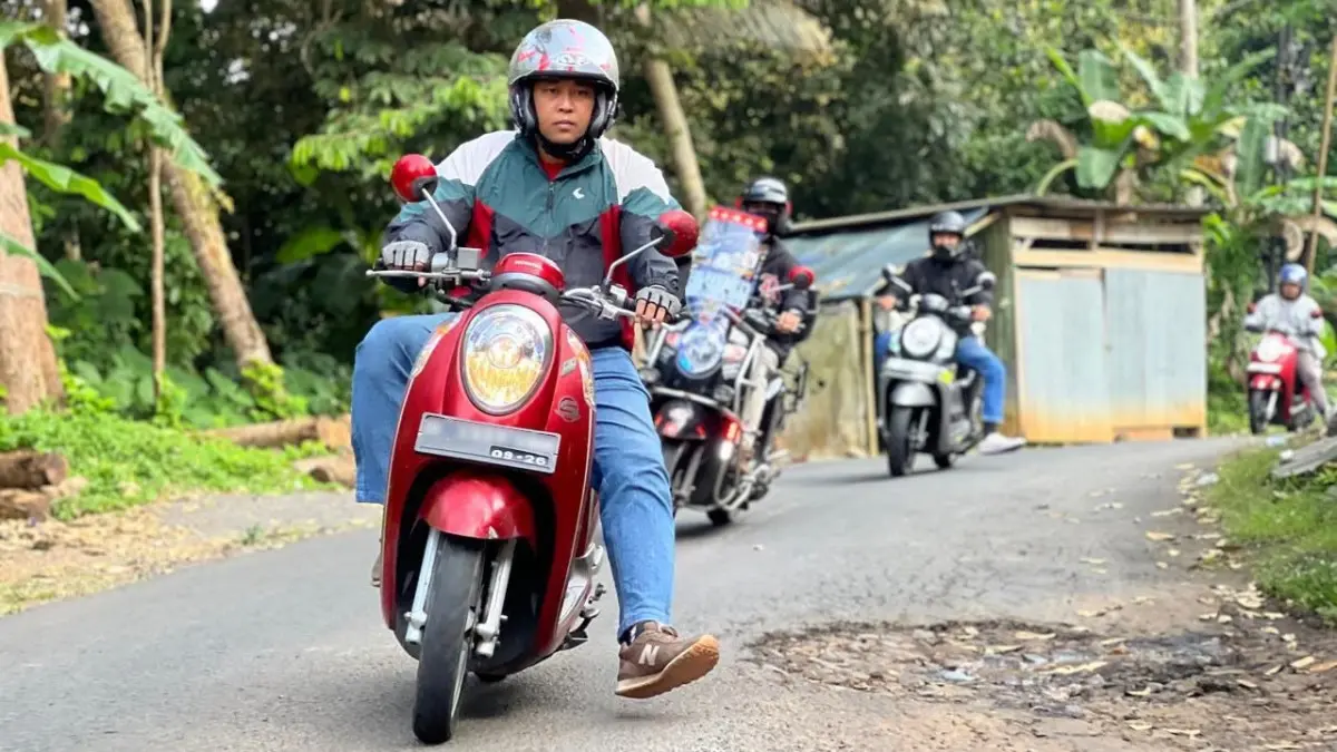 Teknik Berkendara yang Tepat untuk Melewati Lubang Jalan Tanpa Risiko saat Mudik Lebaran Lubang Jalan
