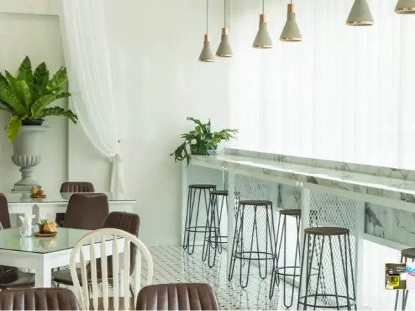 Work From Cafe: Rahasia Tetap Produktif di Tengah Suasana Santai interior kafe