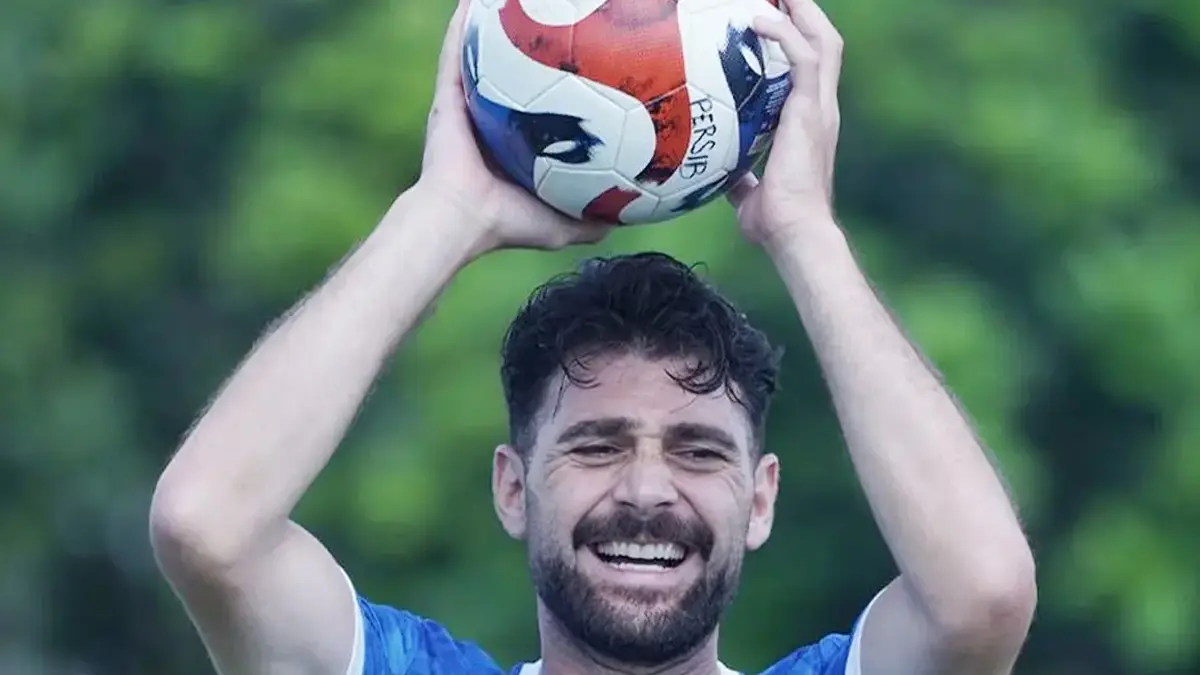 Air Mata Bangga Frans Putros dari Persib Bandung Menuju Panggung Piala Dunia 2026