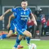 Marc Klok Kobarkan Tekad Persib Sapu Bersih Sembilan Laga untuk hattrick juara