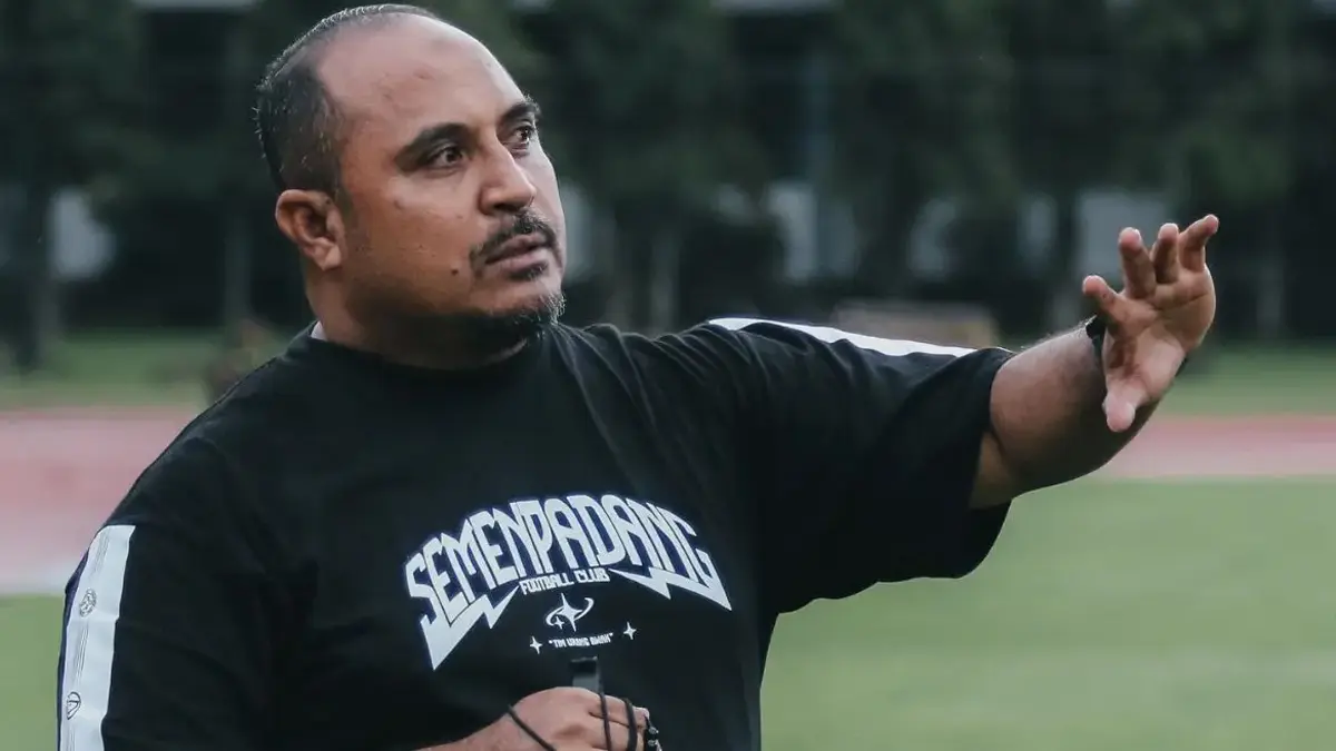 Ungkapan Permintaan Maaf Pelatih Semen Padang Imran Nahumarury Usai Dikalahkan Persib Bandung 2-0 di Kandang Ungkapan Permintaan Maaf Pelatih Semen Padang Imran Nahumarury Usai Dikalahkan Persib 2-0