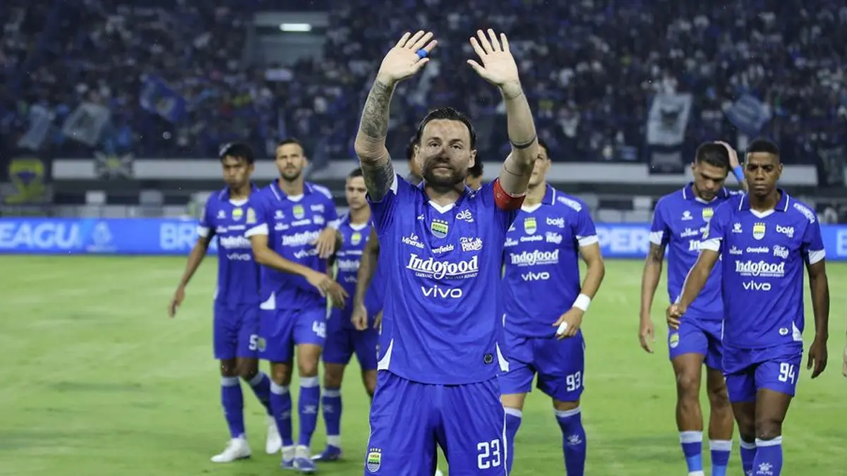 Persib Bandung Menang Dramatis dengan 10 Pemain