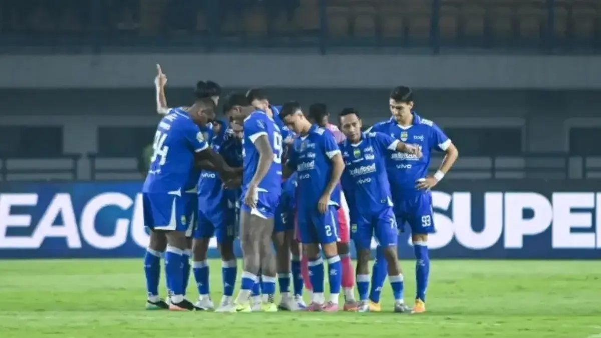 Memburu Tiga Poin di Padang, Optimisme Persib Menyala Bersama Beckham Putra dan Adam Alis Memburu Tiga Poin di Padang, Optimisme Persib Menyala Bersama Beckham dan Adam Alis